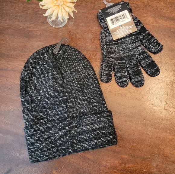 Women's Matching Fleecr Lined Hat & Gloves Black Silver NWT - Picture 2 of 6